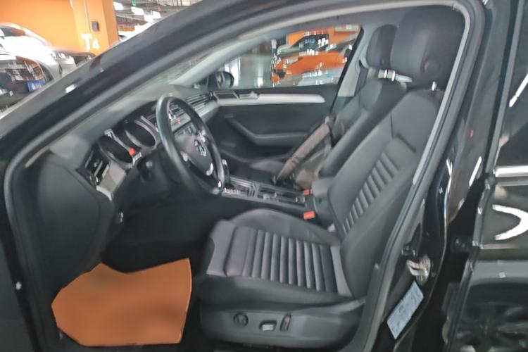 Used Volkswagen Magotan 2019 330TSI DSG Leading Edition China V Standard Left Front Seat
