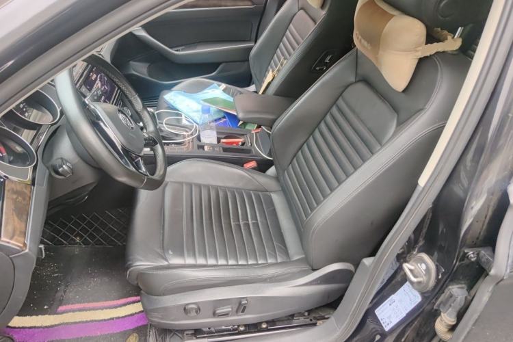 Used Volkswagen Magotan 2019 330TSI DSG Luxury Version China VI Standard Left Front Seat