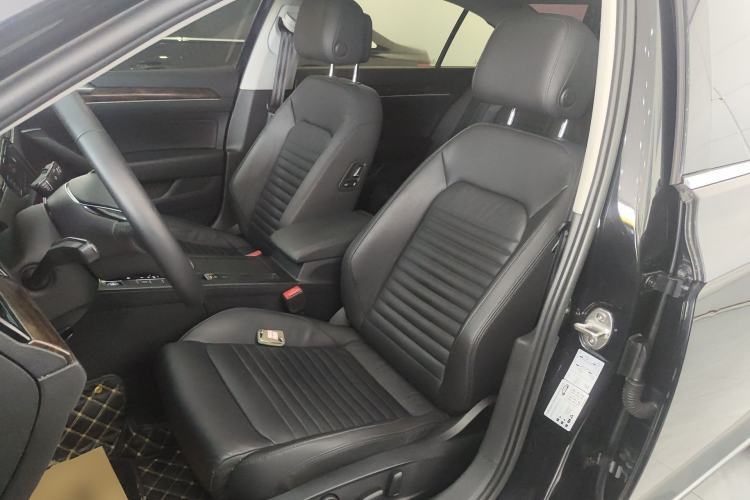 Used Volkswagen Magotan 2019 330TSI DSG Luxury Version China VI Standard Left Front Seat