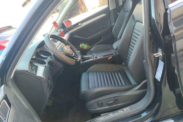 Used Volkswagen Magotan 2019 330TSI DSG Leading Edition China V Standard Left Front Seat