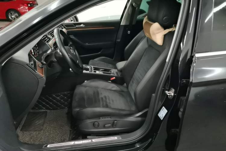 Used Volkswagen Magotan 2019 330TSI DSG Luxury Version China VI Standard Left Front Seat