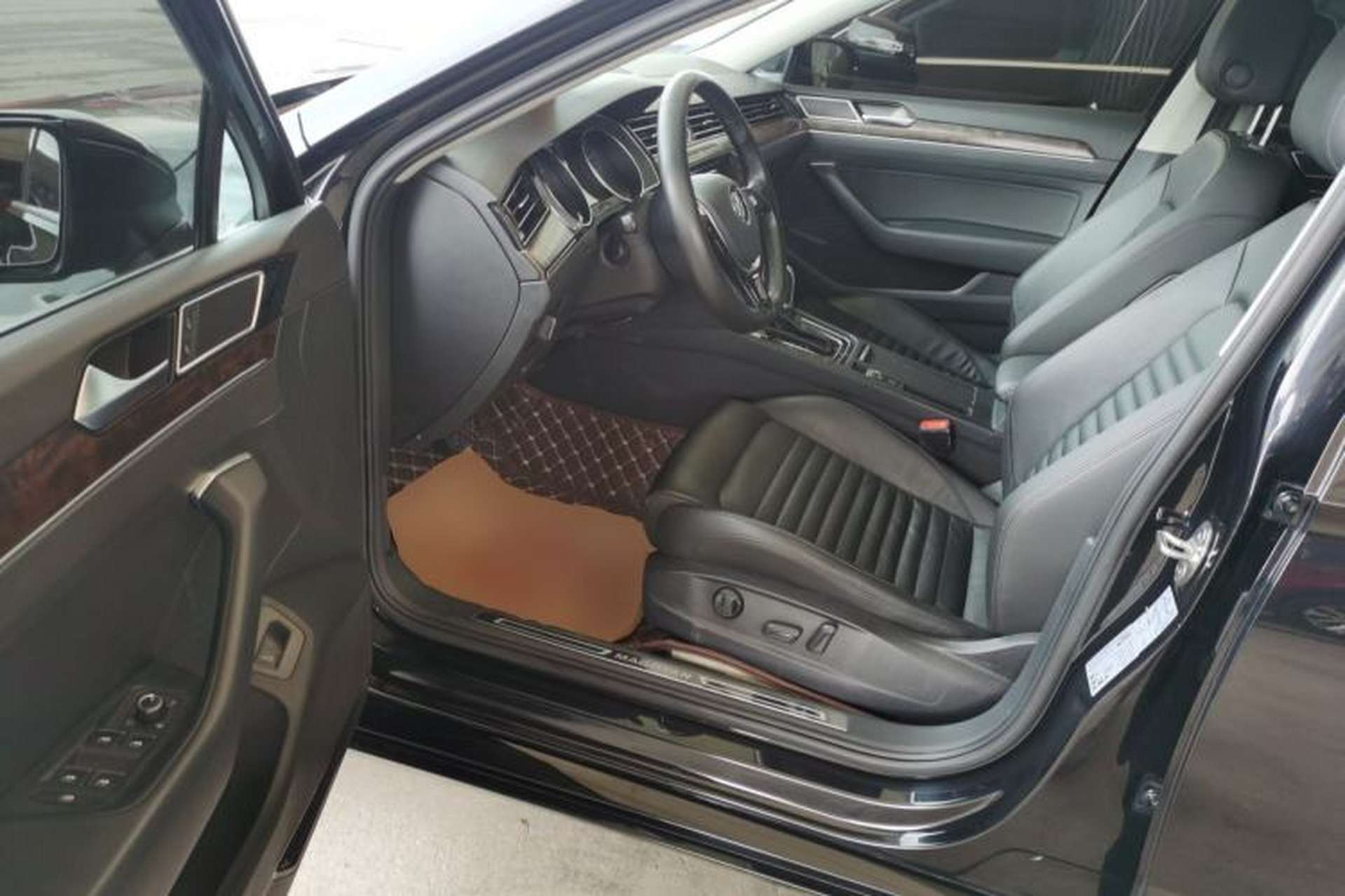 Used Volkswagen Magotan 2019 330TSI DSG Luxury Version China VI Standard Left Front Seat