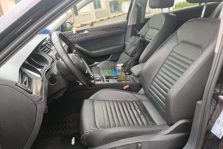 Used Volkswagen Magotan 2019 330TSI DSG Luxury Version China VI Standard Left Front Seat