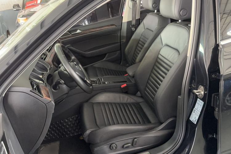 Used Volkswagen Magotan 2019 330TSI DSG Luxury Model China V Standard Left Front Seat