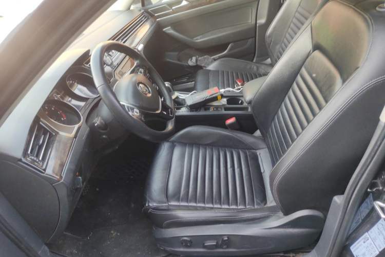 Used Volkswagen Magotan 2019 330TSI DSG Luxury Version China VI Standard Left Front Seat