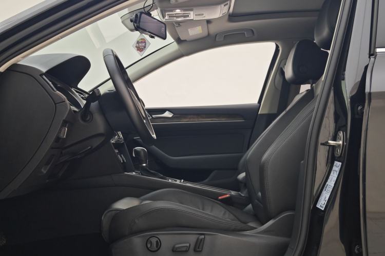 Used Volkswagen Magotan 2019 330TSI DSG Luxury Model China V Standard Left Front Seat