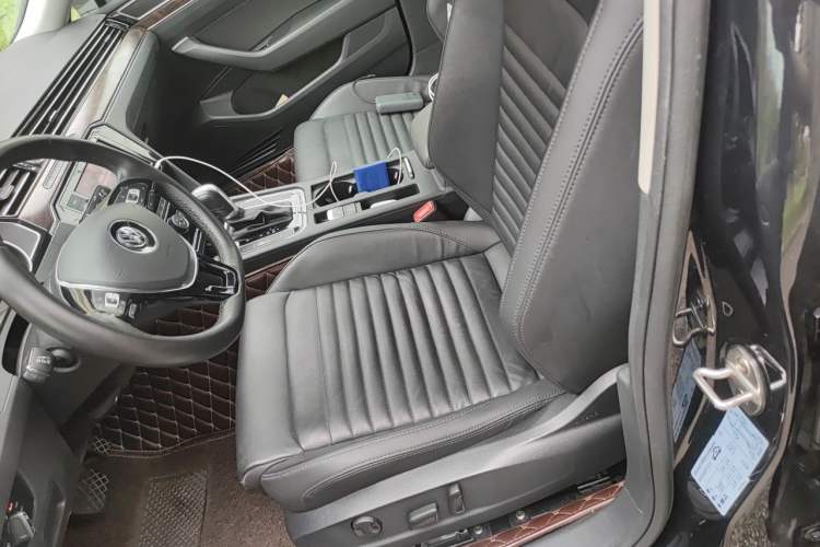 Used Volkswagen Magotan 2019 330TSI DSG Luxury Version China VI Standard Left Front Seat