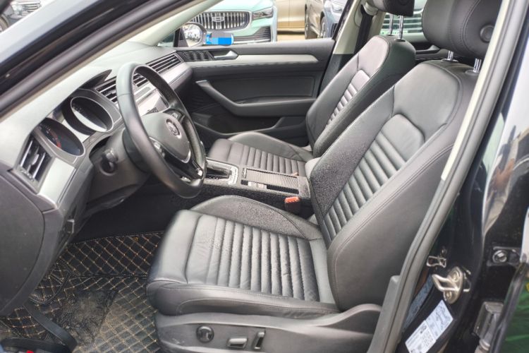 Used Volkswagen Magotan 2019 280TSI DSG Comfort Model China VI Standard Left Front Seat