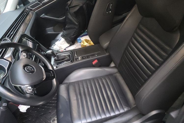 Used Volkswagen Magotan 2019 330TSI DSG Luxury Version China VI Standard Left Front Seat