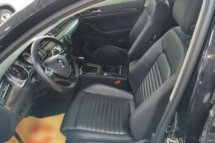 Used Volkswagen Magotan 2019 330TSI DSG Luxury Version China VI Standard Left Front Seat