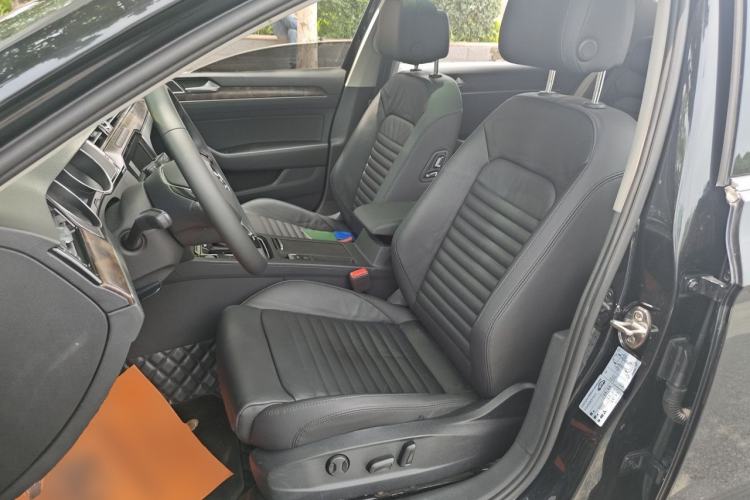 Used Volkswagen Magotan 2019 330TSI DSG Luxury Version China VI Standard Left Front Seat