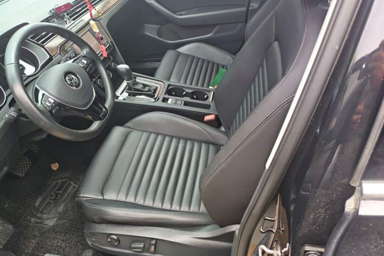 Used Volkswagen Magotan 2019 330TSI DSG Leading Model China VI Standard Left Front Seat