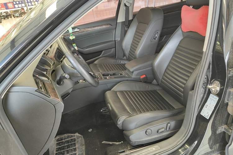 Used Volkswagen Magotan 2019 330TSI DSG Luxury Model China V Standard Left Front Seat