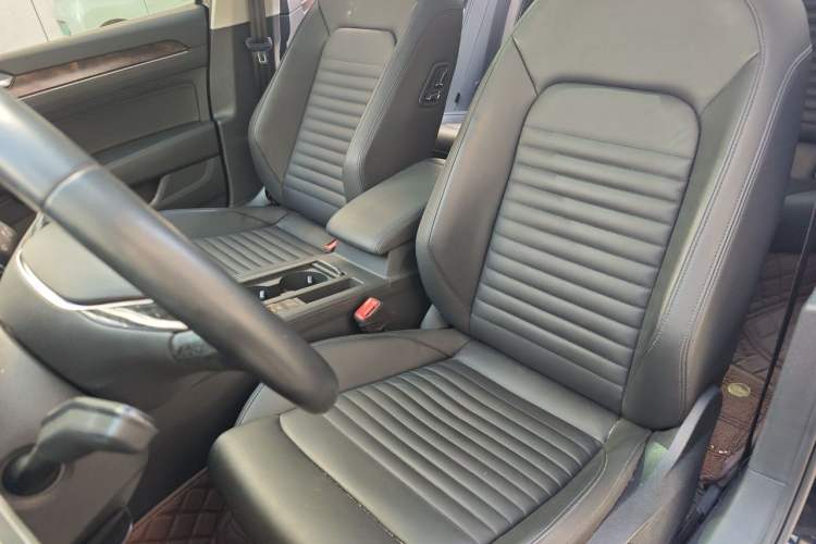 Used Volkswagen Magotan 2019 330TSI DSG Luxury Version China VI Standard Left Front Seat