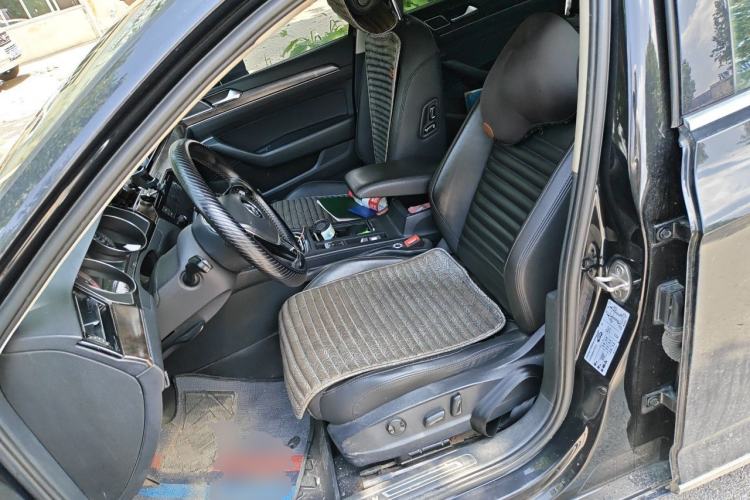 Used Volkswagen Magotan 2019 330TSI DSG Luxury Version China VI Standard Left Front Seat