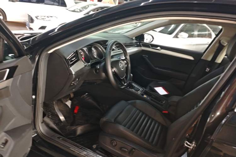 Used Volkswagen Magotan 2019 330TSI DSG Leading Edition China V Standard Left Front Seat