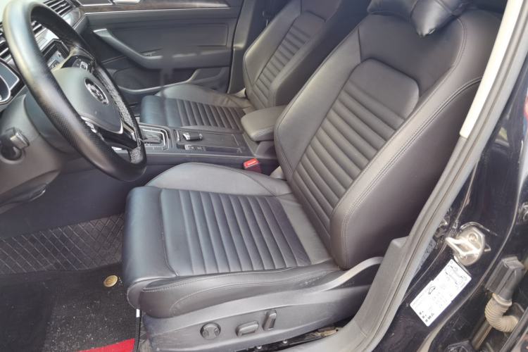 Used Volkswagen Magotan 2019 330TSI DSG Luxury Version China VI Standard Left Front Seat
