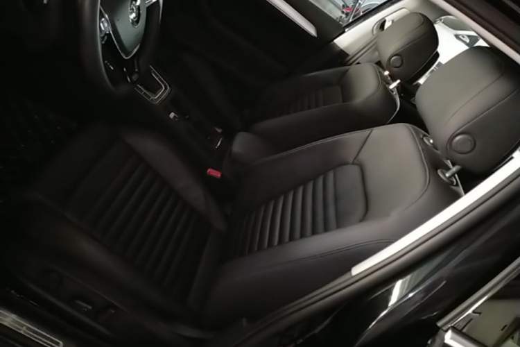 Used Volkswagen Magotan 2019 330TSI DSG Leading Model China VI Standard Left Front Seat