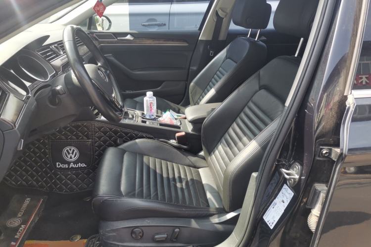Used Volkswagen Magotan 2019 330TSI DSG Luxury Version China VI Standard Left Front Seat