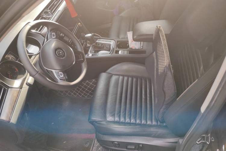 Used Volkswagen Magotan 2019 330TSI DSG Luxury Version China VI Standard Left Front Seat