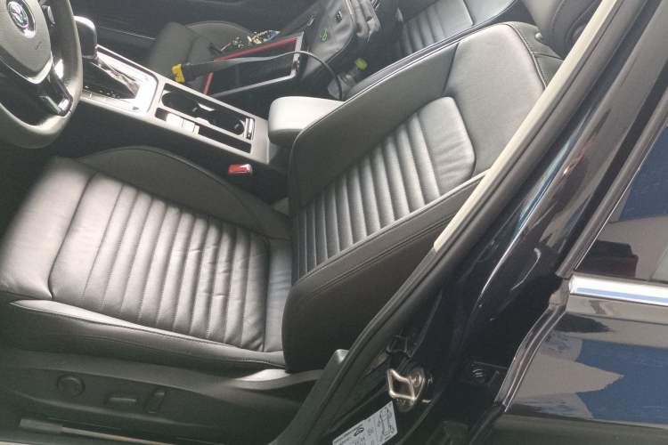 Used Volkswagen Magotan 2019 330TSI DSG Leading Model China VI Standard Left Front Seat