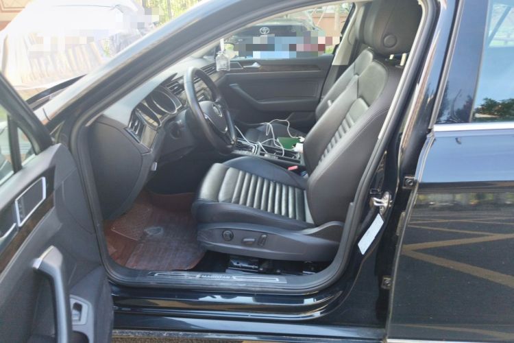 Used Volkswagen Magotan 2019 330TSI DSG Luxury Version China VI Standard Left Front Seat