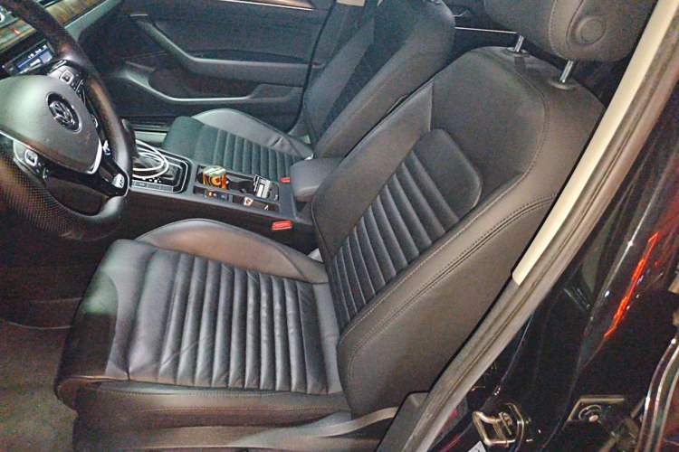 Used Volkswagen Magotan 2019 330TSI DSG Leading Model China VI Standard Left Front Seat