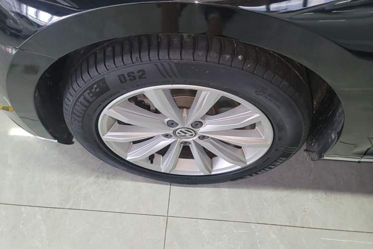 Used Volkswagen Magotan 2019 330TSI DSG Leading Edition China V Standard Left Front Wheel Hub