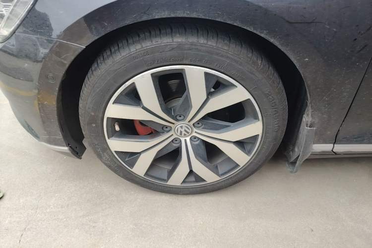 Used Volkswagen Magotan 2019 380TSI DSG Prestige Model China V Standard Left Front Wheel Hub