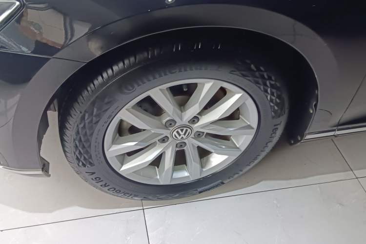 Used Volkswagen Magotan 2019 280TSI DSG Comfort Model China VI Standard Left Front Wheel Hub