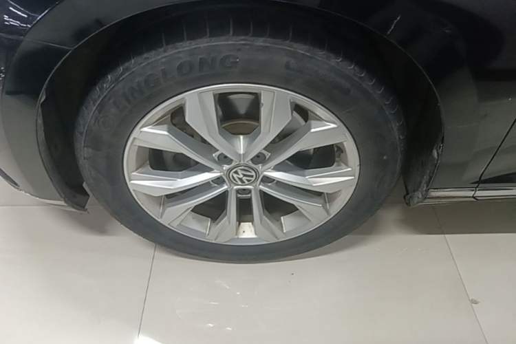 Used Volkswagen Magotan 2019 330TSI DSG Luxury Model China V Standard Left Front Wheel Hub