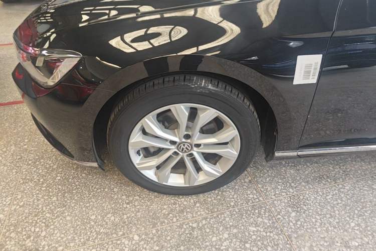 Used Volkswagen Magotan 2019 330TSI DSG Luxury Model China V Standard Left Front Wheel Hub