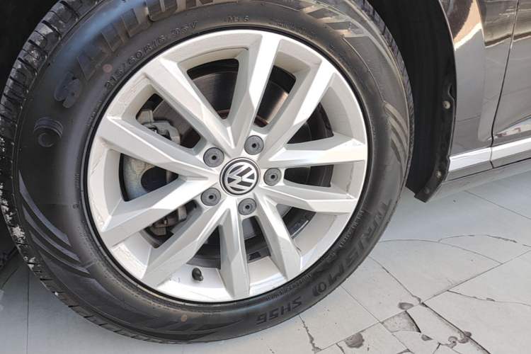 Used Volkswagen Magotan 2019 280TSI DSG Comfort Model China V Standard Left Front Wheel Hub