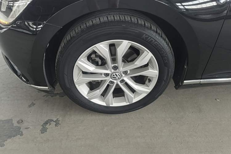 Used Volkswagen Magotan 2019 380TSI DSG Luxury Version China VI Standard Left Front Wheel Hub
