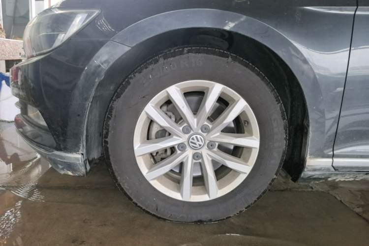 Used Volkswagen Magotan 2019 280TSI DSG Comfort Model China VI Standard Left Front Wheel Hub