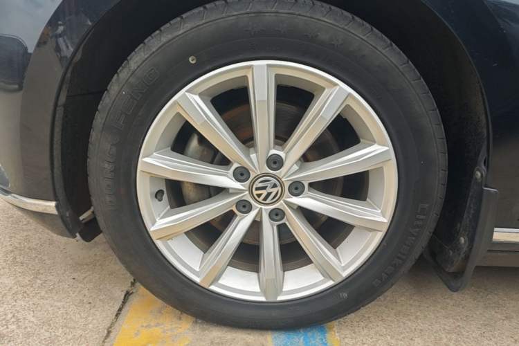 Used Volkswagen Magotan 2019 330TSI DSG Leading Model China VI Standard Left Front Wheel Hub