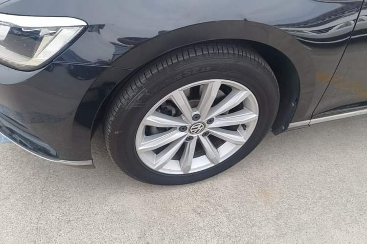 Used Volkswagen Magotan 2019 330TSI DSG Leading Model China VI Standard Left Front Wheel Hub