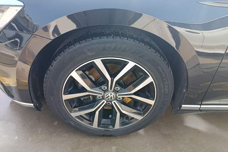 Used Volkswagen Magotan 2019 280TSI DSG Comfort Model China V Standard Left Front Wheel Hub
