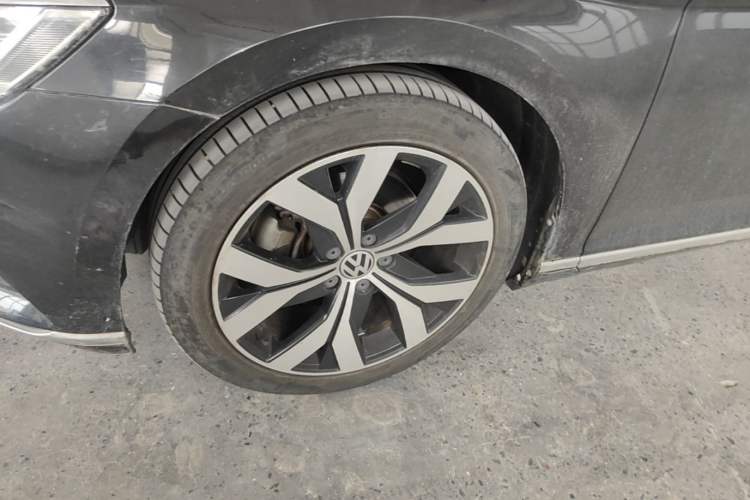 Used Volkswagen Magotan 2019 280TSI DSG Comfort Model China V Standard Left Front Wheel Hub