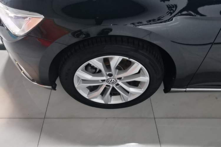 Used Volkswagen Magotan 2019 330TSI DSG Luxury Model China V Standard Left Front Wheel Hub