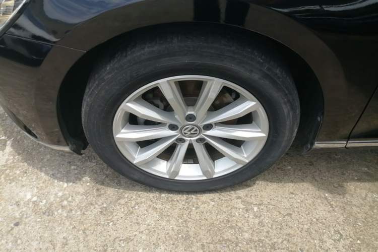Used Volkswagen Magotan 2019 280TSI DSG Leading Model China VI Standard Left Front Wheel Hub
