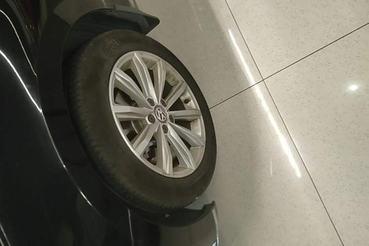 Used Volkswagen Magotan 2019 330TSI DSG Leading Edition China V Standard Left Front Wheel Hub