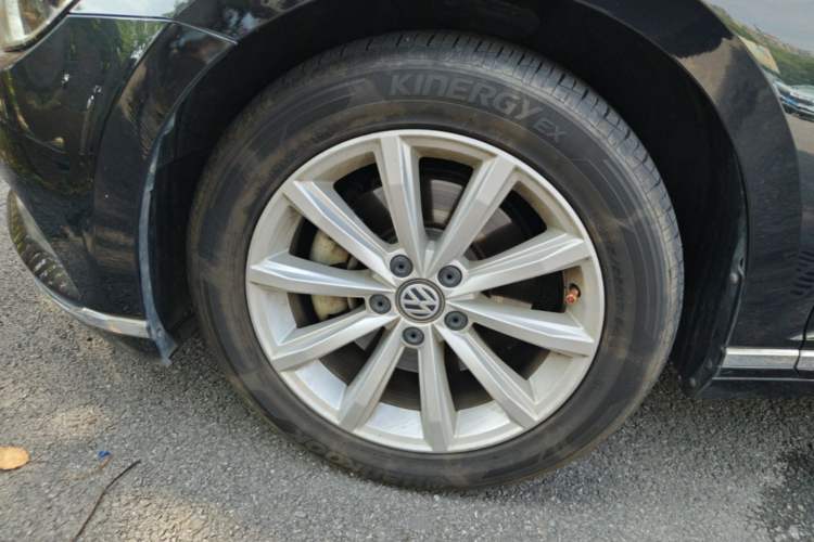 Used Volkswagen Magotan 2019 280TSI DSG Leading Model China VI Standard Left Front Wheel Hub