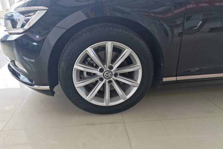 Used Volkswagen Magotan 2019 330TSI DSG Leading Edition China V Standard Left Front Wheel Hub