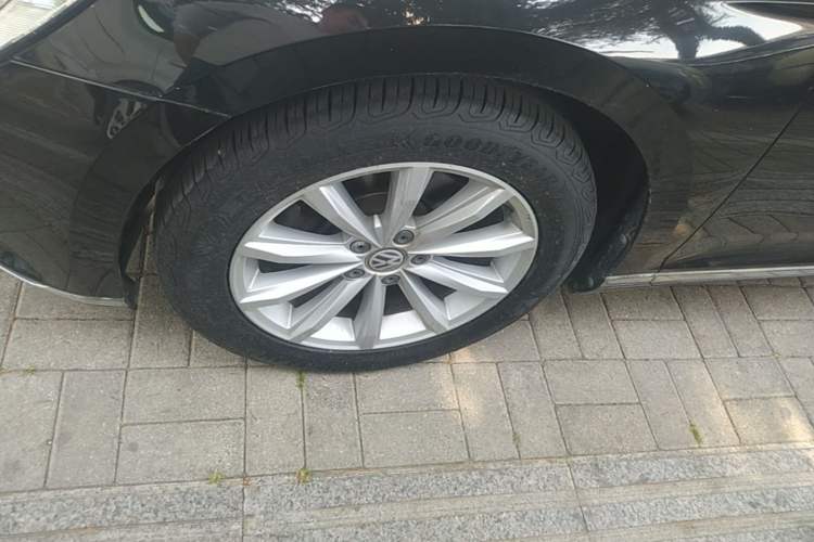 Used Volkswagen Magotan 2019 330TSI DSG Leading Edition China V Standard Left Front Wheel Hub