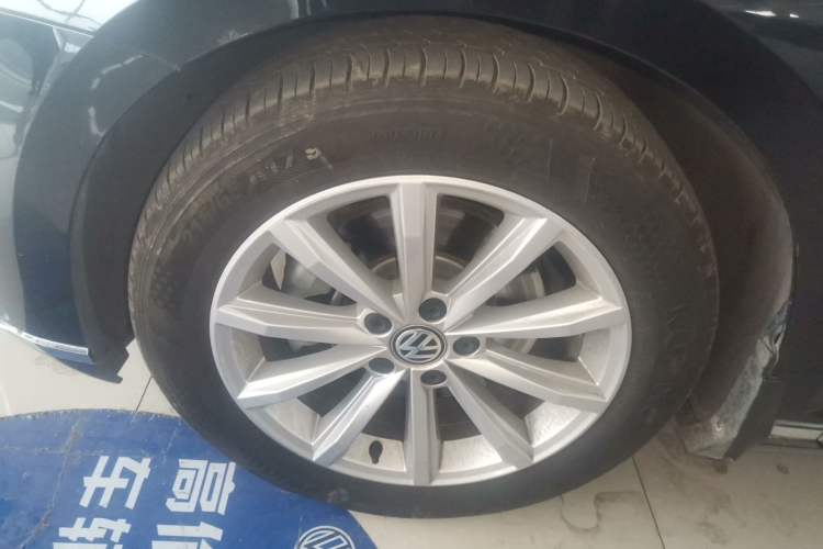 Used Volkswagen Magotan 2019 330TSI DSG Leading Model China VI Standard Left Front Wheel Hub