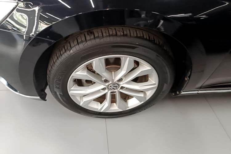 Used Volkswagen Magotan 2019 330TSI DSG Luxury Model China V Standard Left Front Wheel Hub