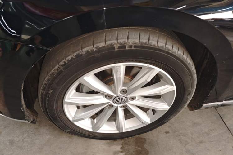 Used Volkswagen Magotan 2019 330TSI DSG Leading Edition China V Standard Left Front Wheel Hub