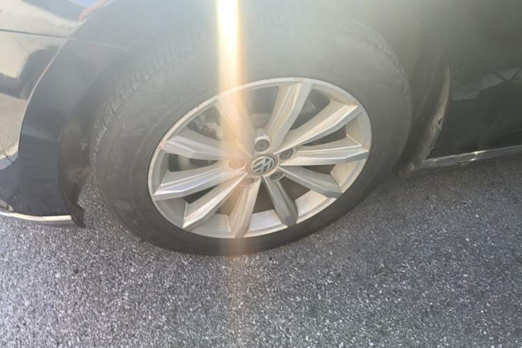 Used Volkswagen Magotan 2019 330TSI DSG Leading Edition China V Standard Left Front Wheel Hub