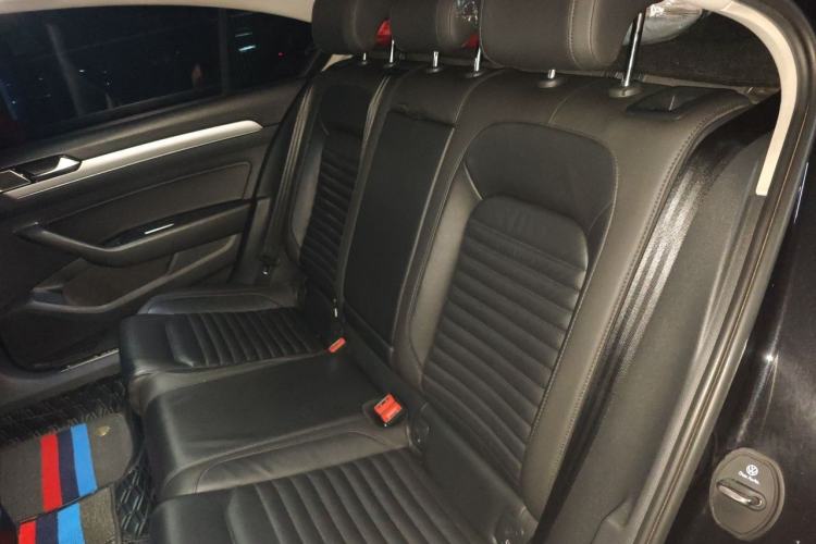 Used Volkswagen Magotan 2019 330TSI DSG Leading Model China VI Standard Left Rear Seat